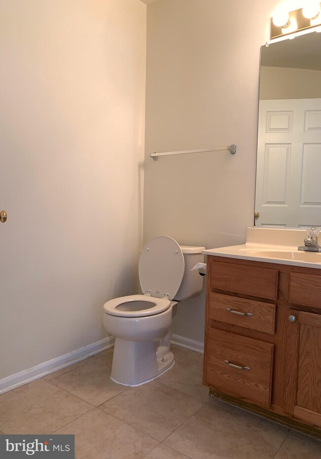 8307 Green Heron Way unit 11, Lorton, VA 22079 - photo 6