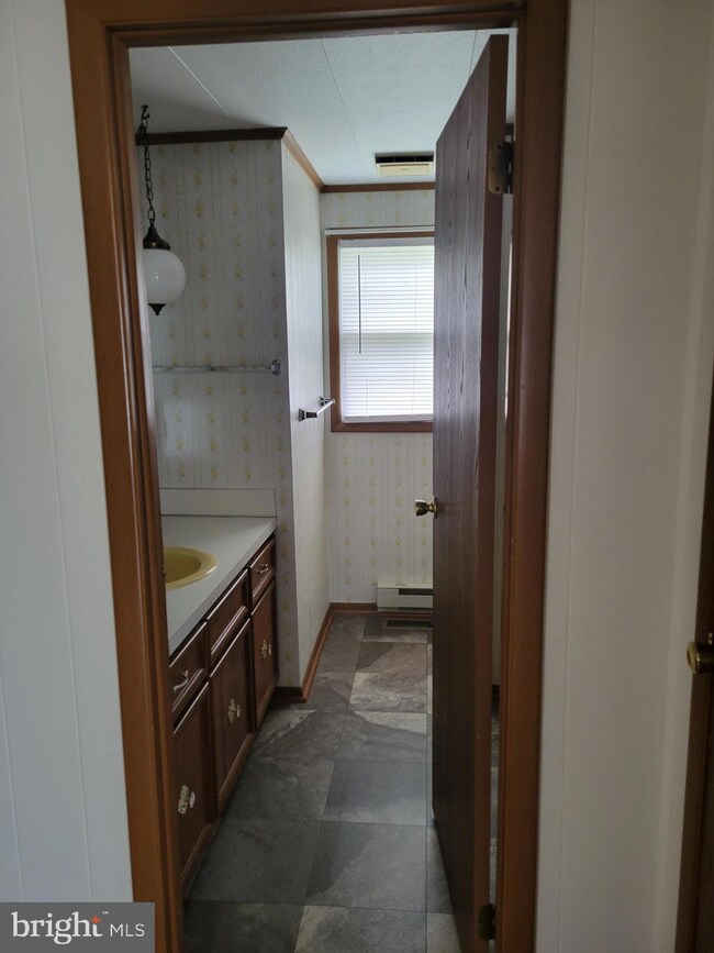 222 W King St, Waynesboro, PA 17268 - photo 5