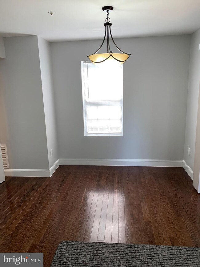 915 Newington Ct, Capitol Heights, MD 20743 - photo 7