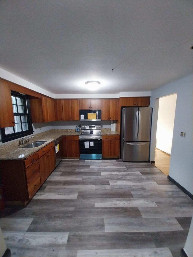 173 Liberty Hill Rd, Bedford, NH 03110 - photo 3