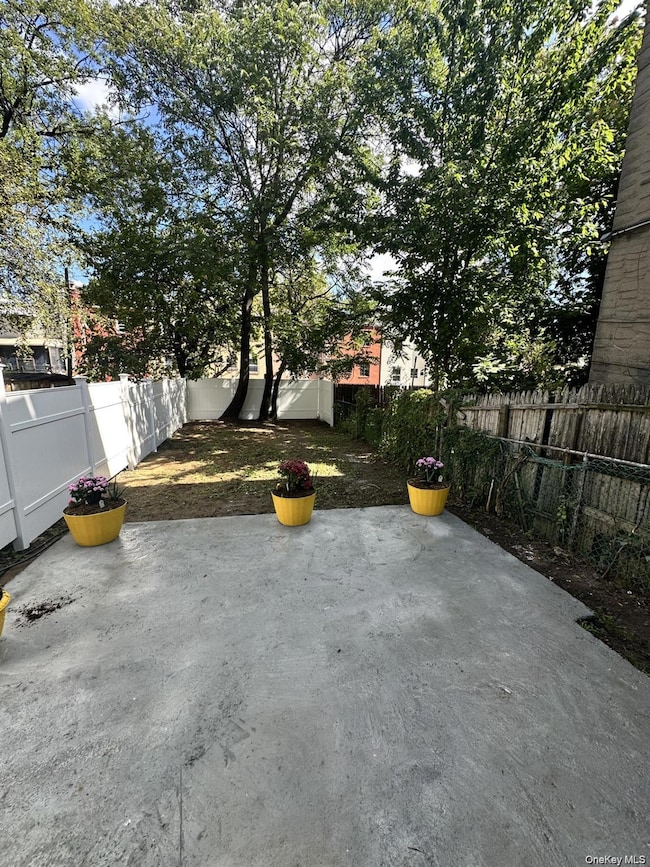 1045 E 228th St, Bronx, NY 10466 - photo 3