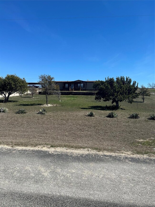 313 Rising View Ct, Weatherford, TX 76085 - photo 3