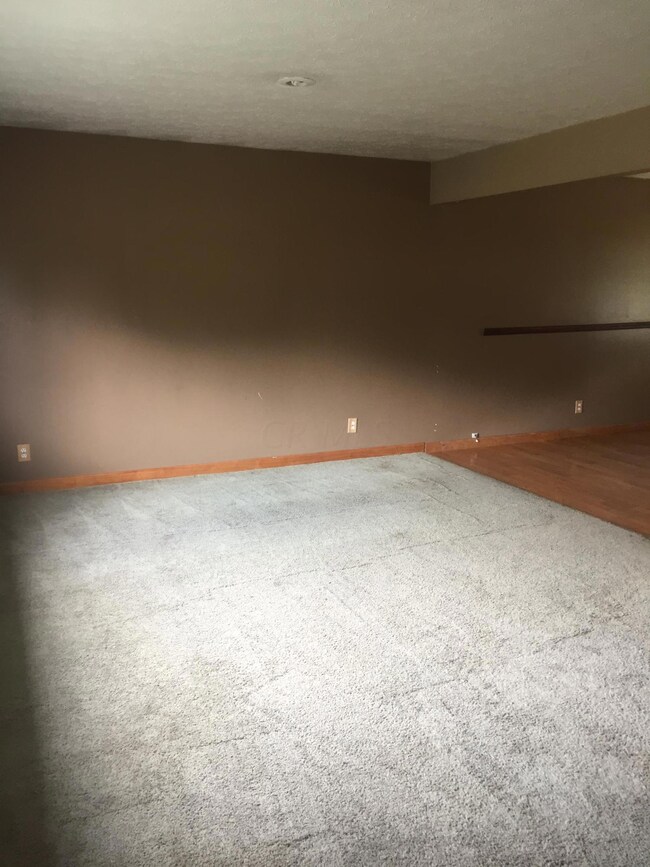 1264 Shady Lane Rd, Columbus, OH 43227 - photo 2