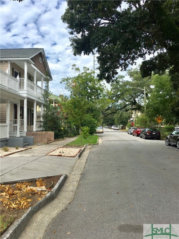 311 E 32nd St, Savannah, GA 31401 - photo 2