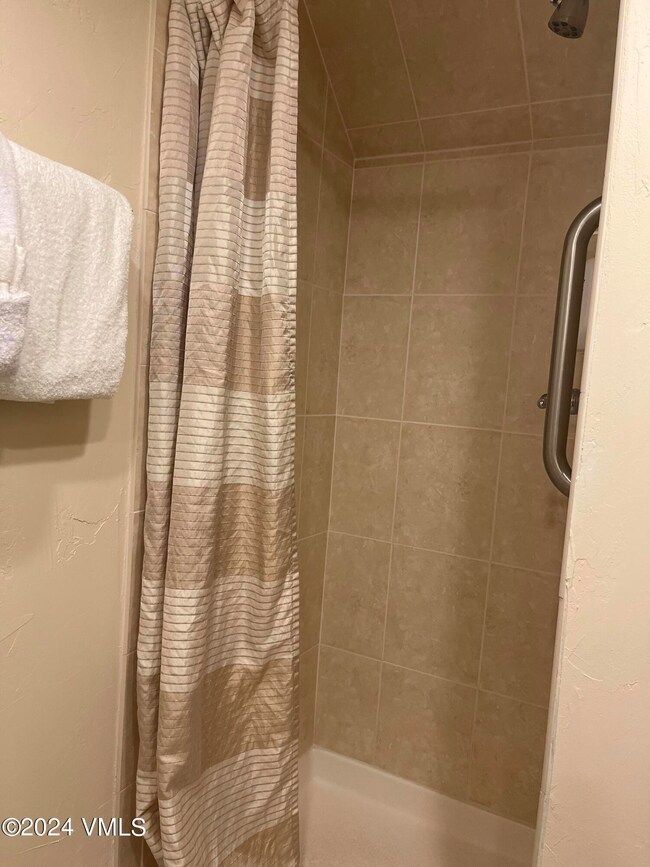3403 guest bath shower