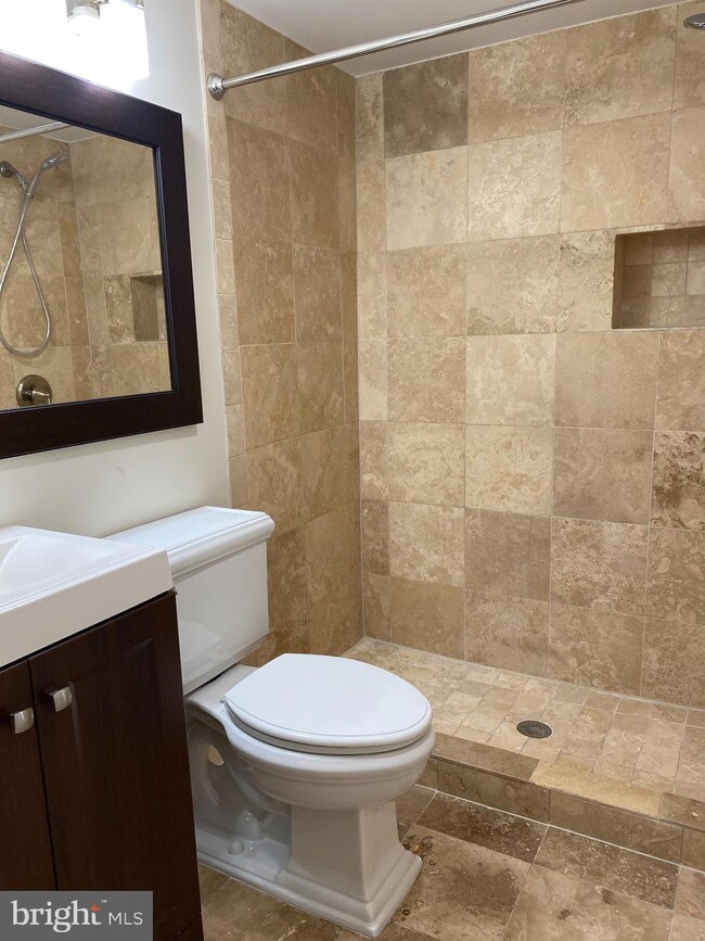 1950 Kennedy Dr unit T1, McLean, VA 22102 - photo 4