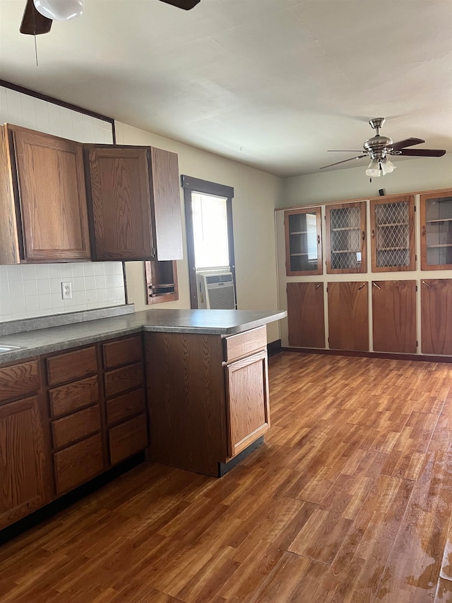 906 S 7th St, Prairie Du Chien, WI 53821 - photo 2