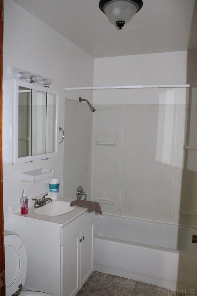 32 6th St SE, Linton, IN 47441 - photo 6