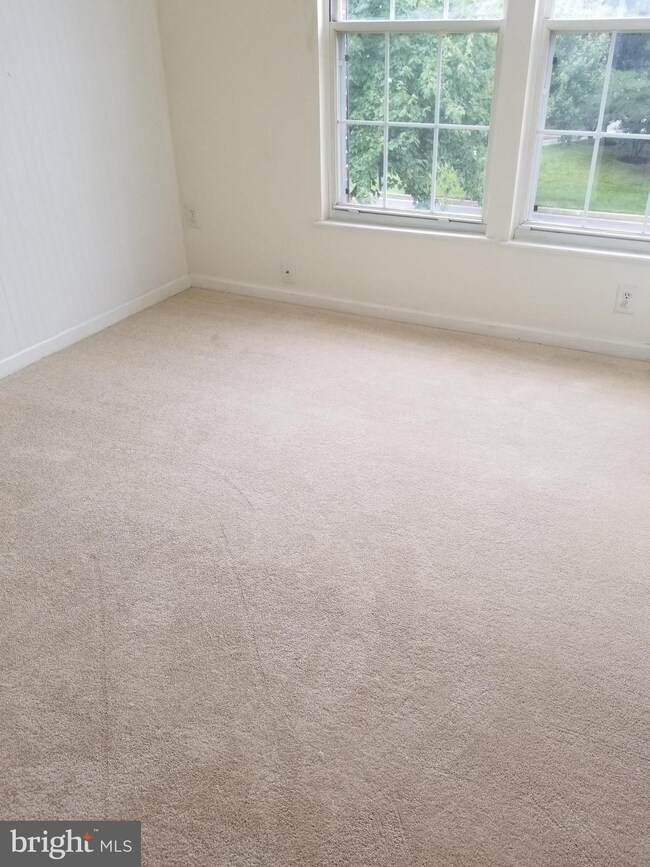 9805 Bale Ct, Owings Mills, MD 21117 - photo 7