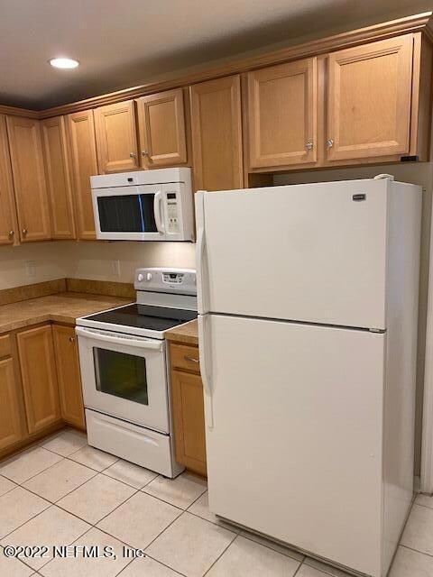 5746 Cedar Forest Dr S, Jacksonville, FL 32210 - photo 4