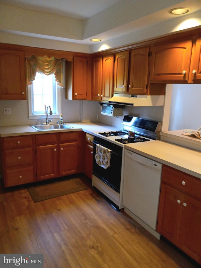 808 Bartram Ave, Darby, PA 19023 - photo 6