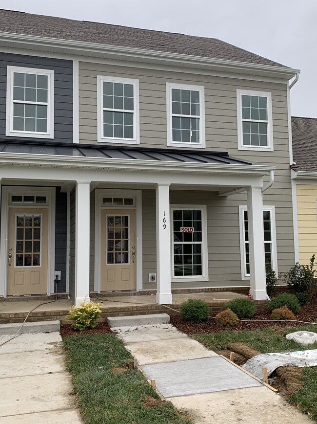 181 Mary Ann Cir, Spring Hill, TN 37174 - photo 4