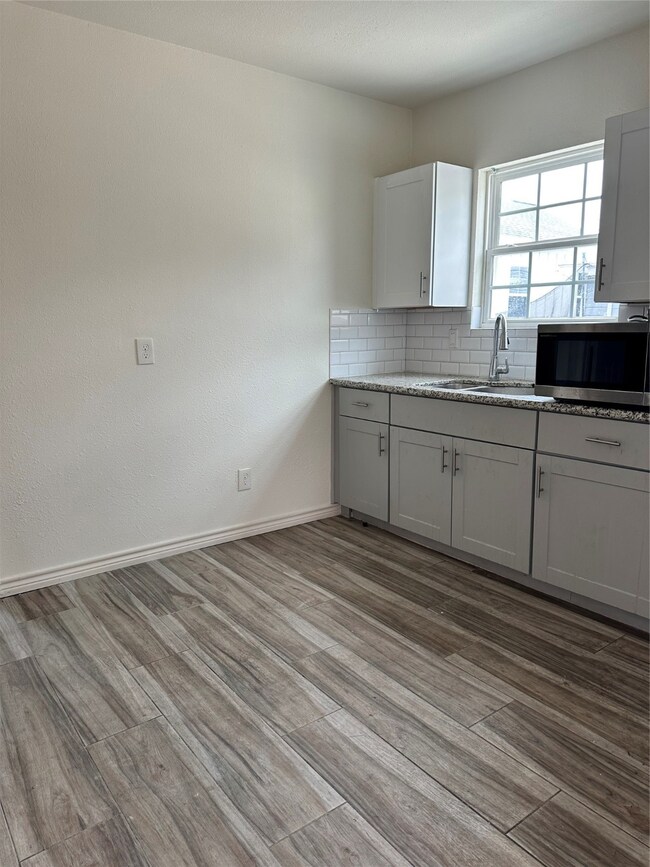 1507 Cavalcade St, Houston, TX 77009 - photo 6