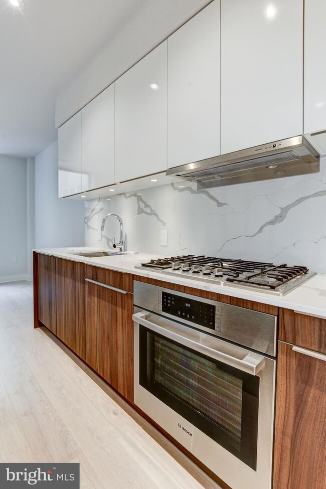 1427 Rhode Island Ave NW unit 602, Washington, DC 20005 - photo 6