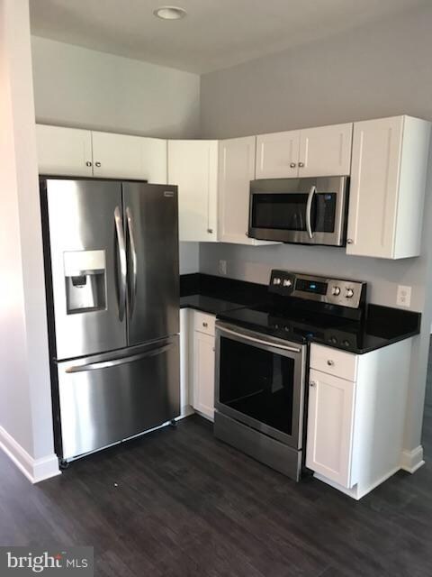 8612 Oak Rd, Sparrows Point, MD 21219 - photo 5