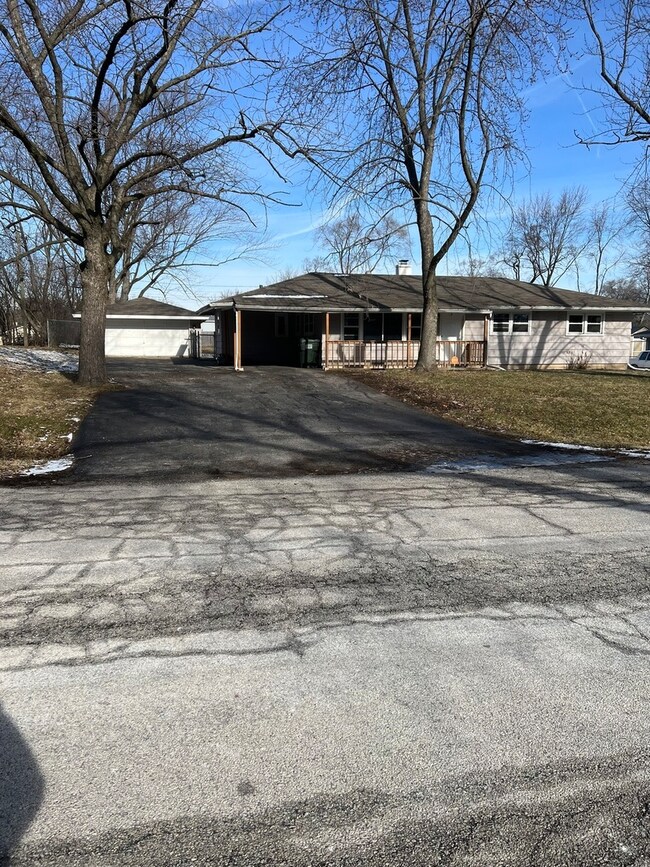 4500 185th Place, Country Club Hills, IL 60478 - photo 2