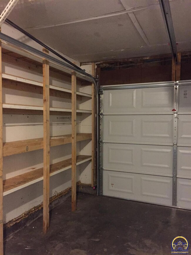 3314 SW Kiowa St, Topeka, KS 66614 - photo 7