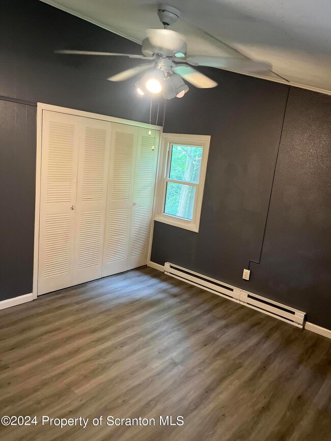 7 Bruno Dr, Throop, PA 18512 - photo 2