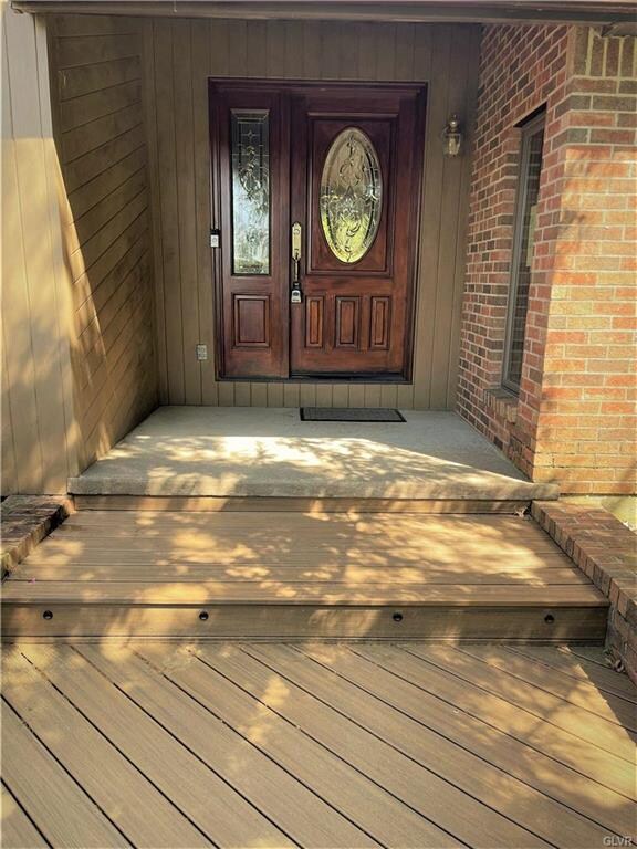 5750 Sun Valley Run, Zionsville, PA 18092 - photo 4