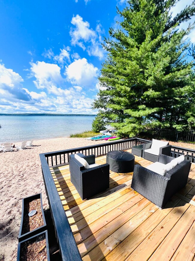 129 Triangle Dr, Roscommon, MI 48653 - photo 7