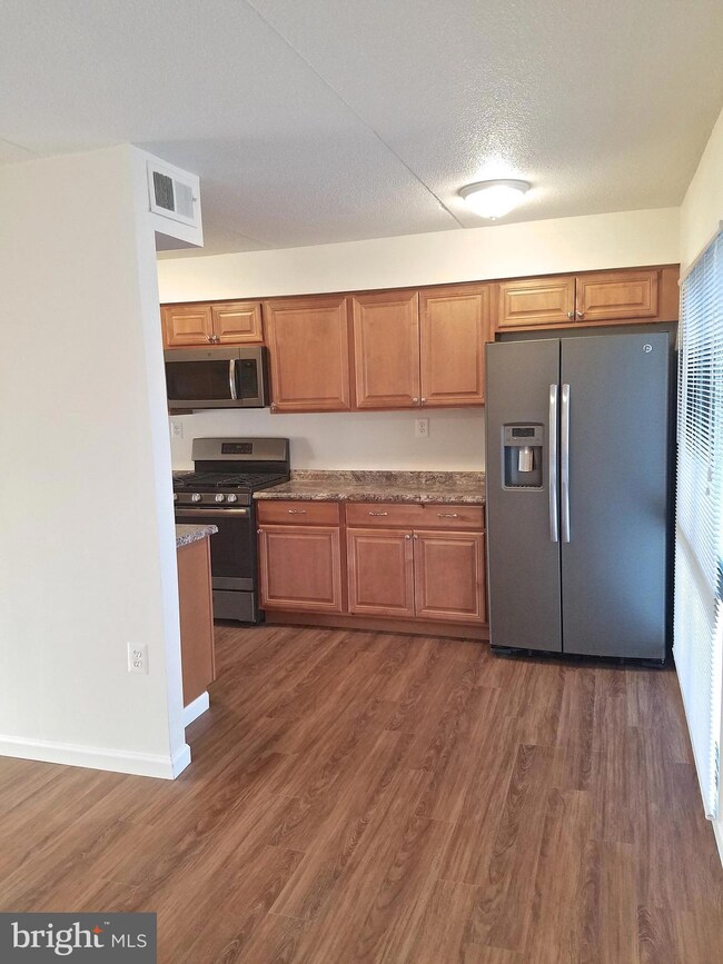 5253 W Running Brook Rd unit 201, Columbia, MD 21044 - photo 6