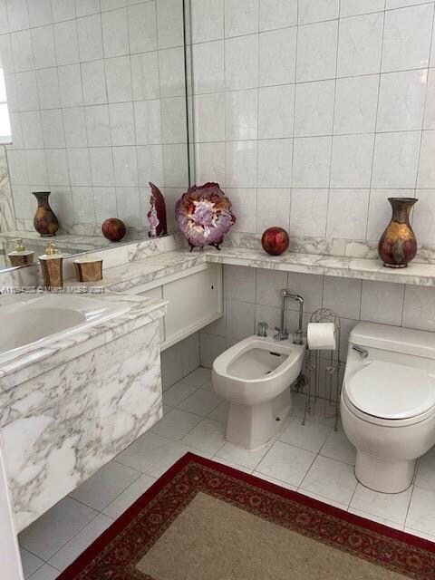 Master bath w/bidet