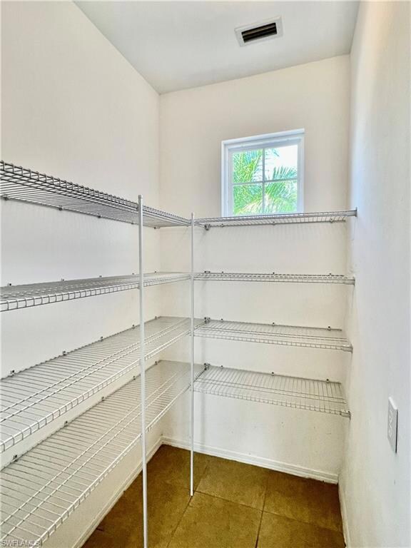 Walk-in Pantry