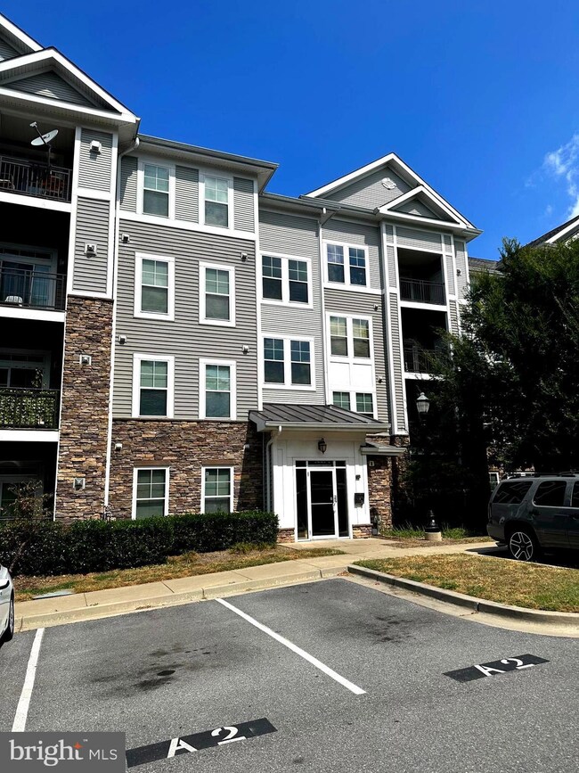 1321 Karen Blvd unit 205, Capitol Heights, MD 20743 - photo 2