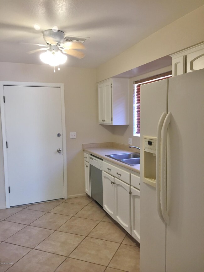 2 Kitchen_a