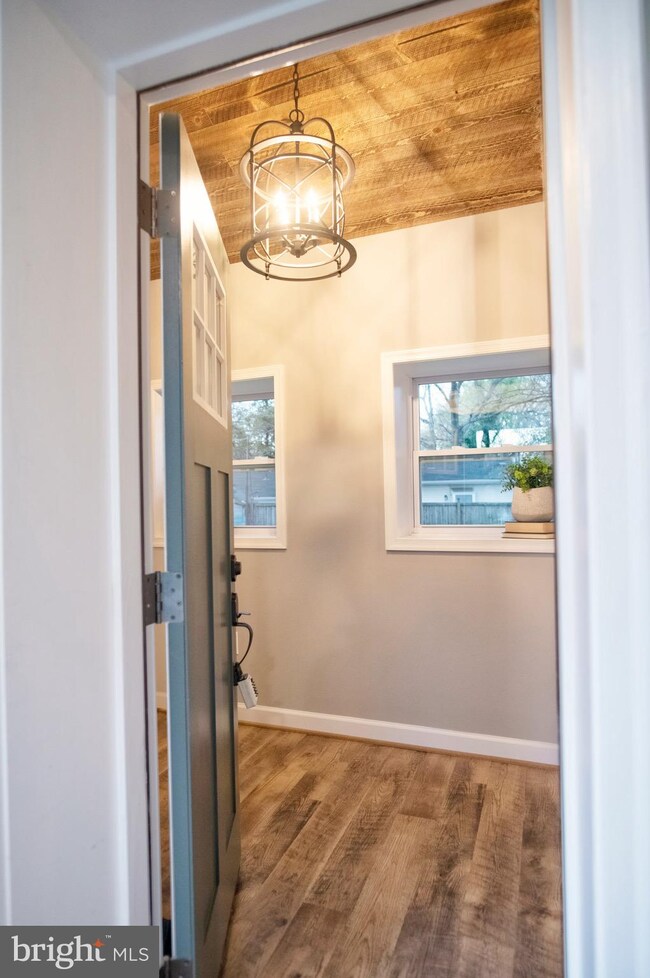 211 Sillery Bay Rd, Pasadena, MD 21122 - photo 5