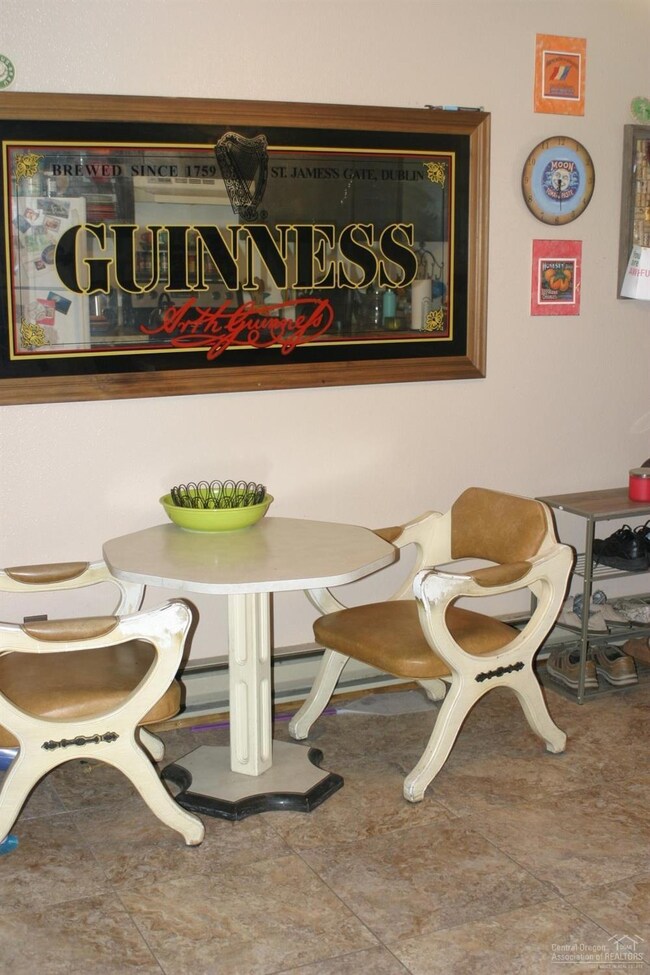 unlisted-address, Bend, OR 97702 - photo 7