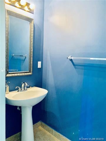 2551 NW 31st Ct, Oakland Park, FL 33309 - photo 7