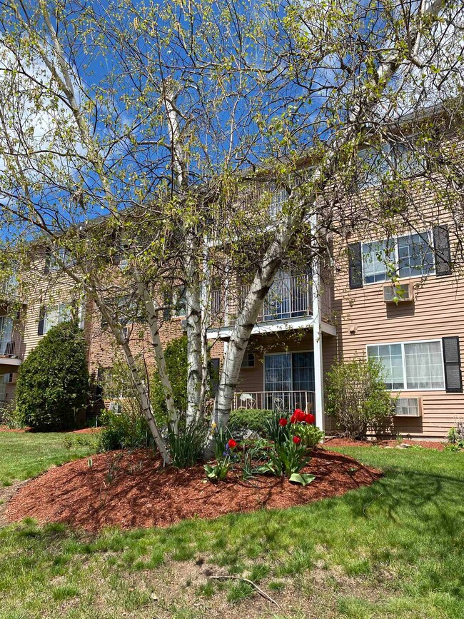 383 Huse Rd unit 14, Manchester, NH 03103 - photo 6