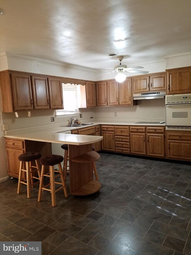 301 Sun Valley Dr, Leola, PA 17540 - photo 4