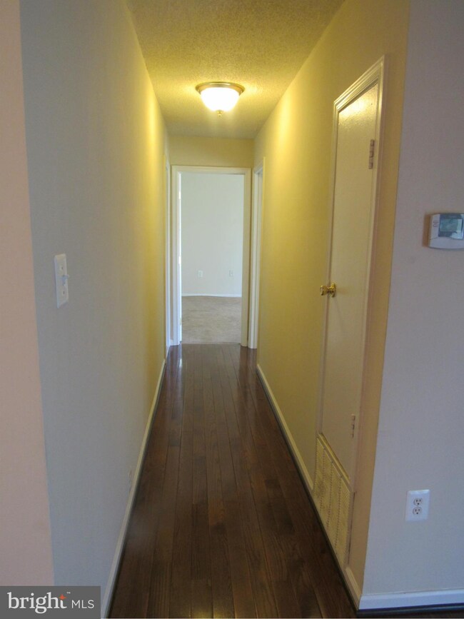 5204 Newton St unit 302, Bladensburg, MD 20710 - photo 6