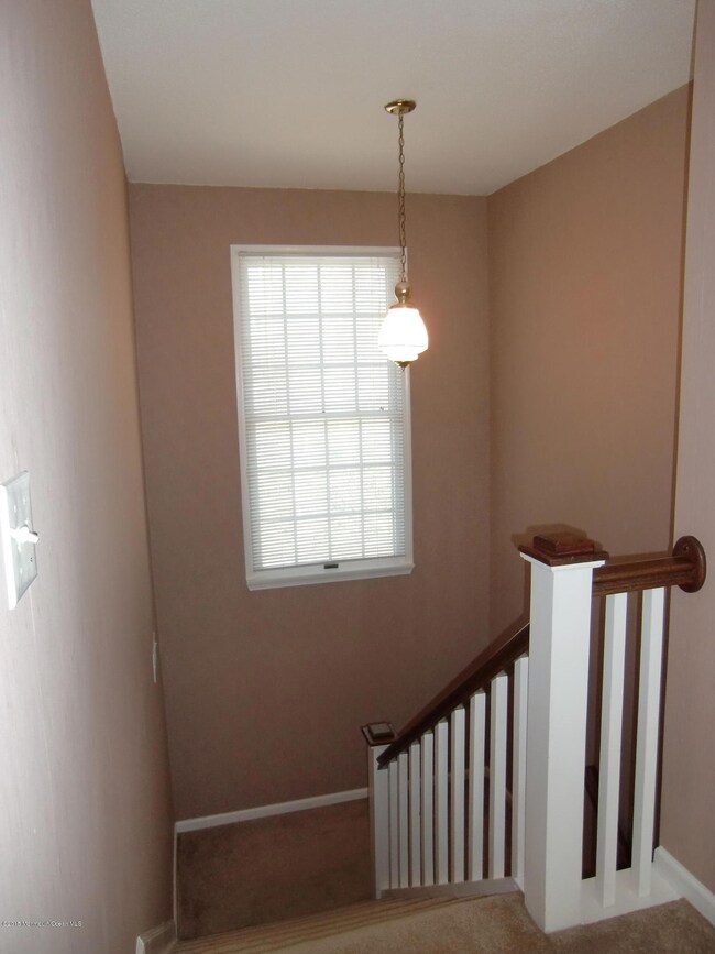 steps to livingroom.JPG