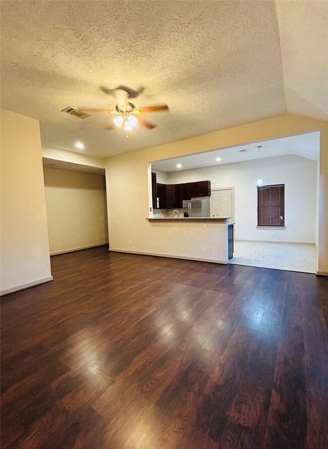 938 Conklin St, Houston, TX 77088 - photo 4