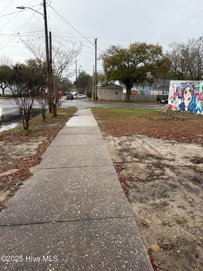 216 Marstellar St, Wilmington, NC 28401 - photo 4