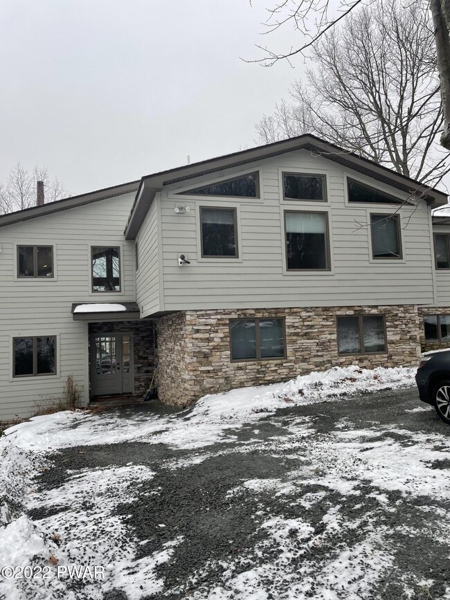 226 Remuda Dr, Hawley, PA 18428 - photo 2