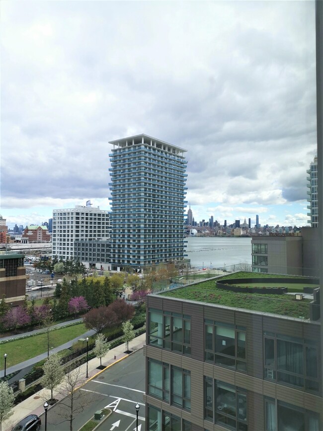 75 Park Ln S unit 902, Jersey City, NJ 07310 - photo 2