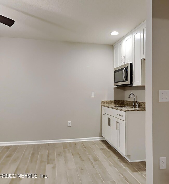 5F4991AD-DF97-4600-97E1-0A55A6F943BC