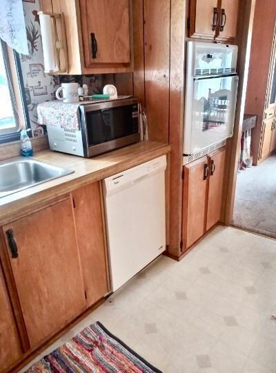 315 W Evans Creek #13 - Pic 10