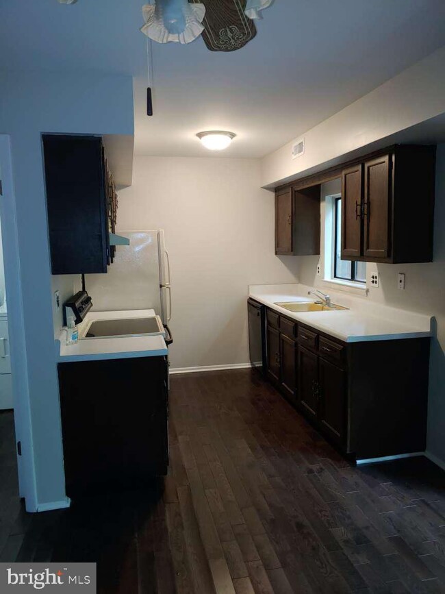 16 Trowbridge Ln, Clementon, NJ 08021 - photo 3