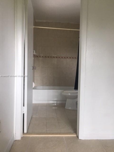 4345 W 12th Ln unit 8C, Hialeah, FL 33012 - photo 6