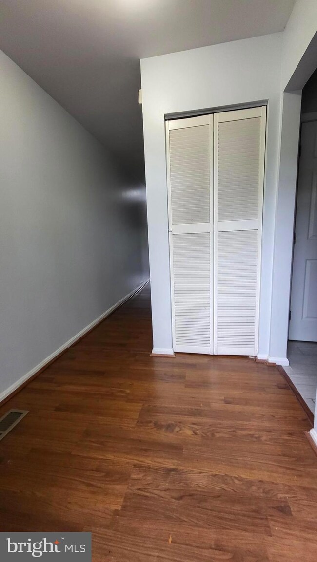 4550 Metro Ct, Annandale, VA 22003 - photo 5