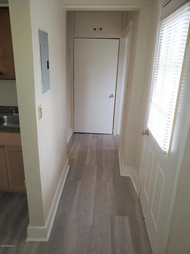 1718 Pine Grove Ave unit 1, Jacksonville, FL 32205 - photo 6