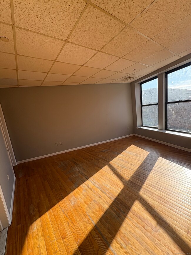 16 Franklin St unit 407, Norwich, CT 06360 - photo 3