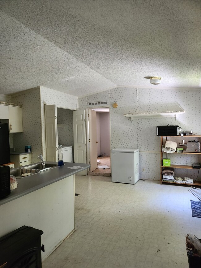 1423 County Road 381 S, Cleveland, TX 77328 - photo 7