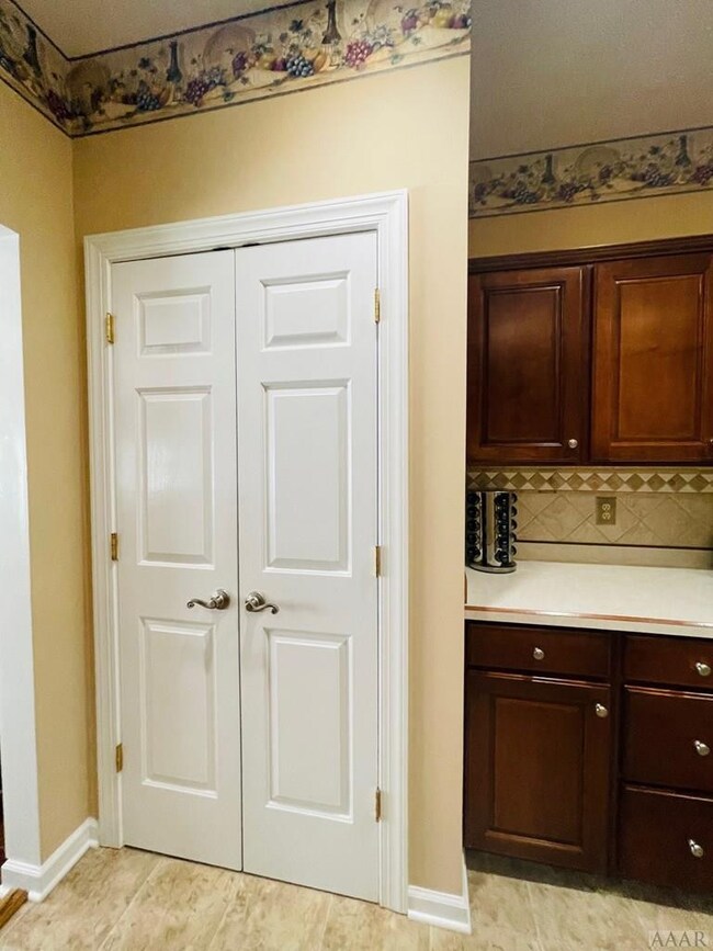 Pantry/Coffee Bar