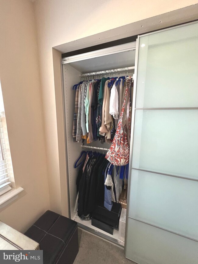 967 Central Hills Ln, Hyattsville, MD 20785 - photo 6